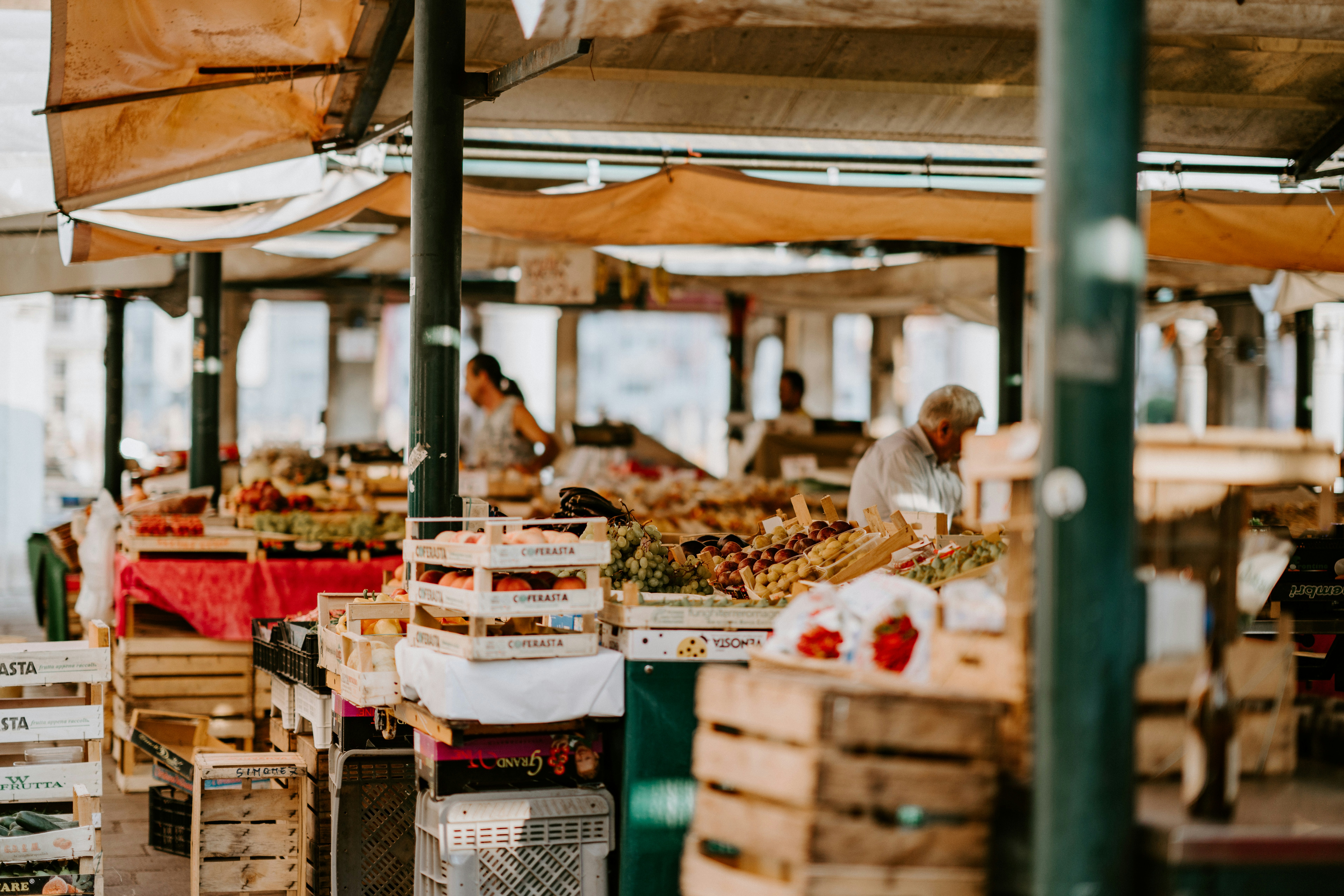 mercato frutta verdura prodotti agricoli italiani