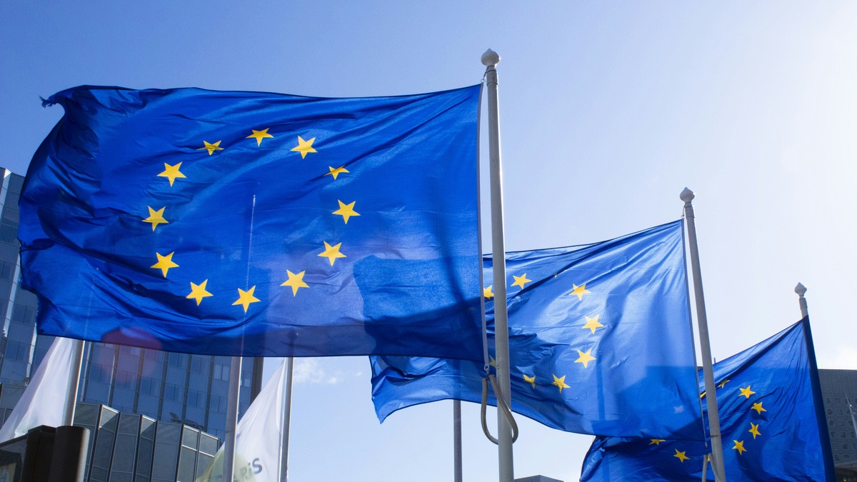 bandiere Unione Europea Bruxelles Recovery Fund